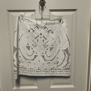 bebe vegan leather patterned skirt- size 6